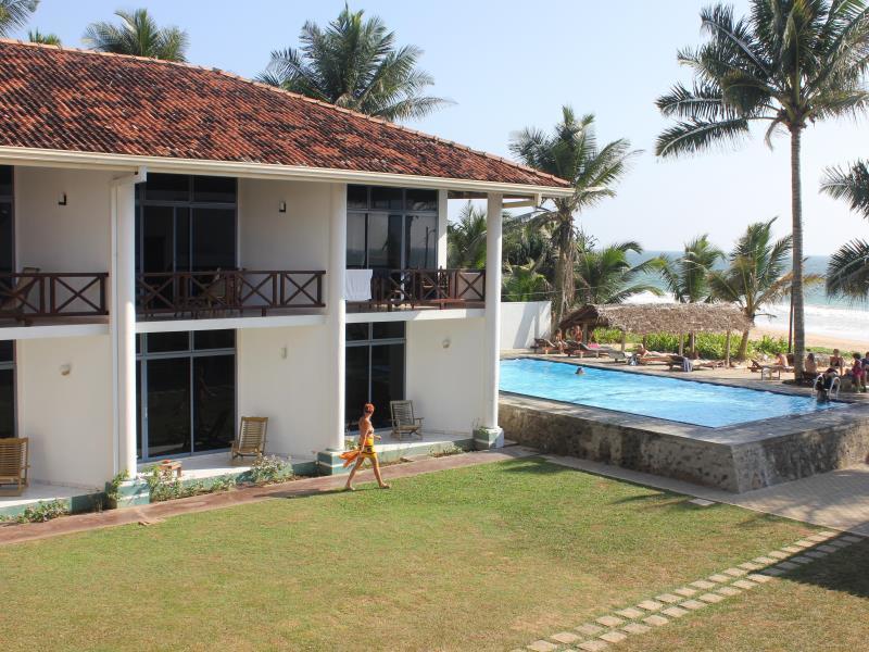 Ranmal Beach Hotel Hikkaduwa Extérieur photo