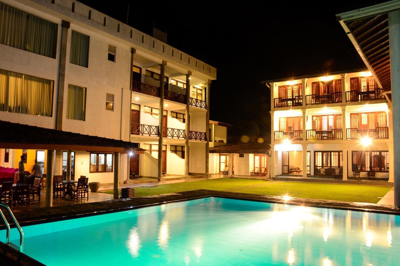 Ranmal Beach Hotel Hikkaduwa Extérieur photo