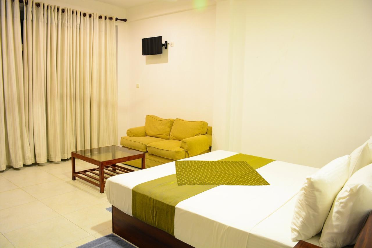 Ranmal Beach Hotel Hikkaduwa Extérieur photo