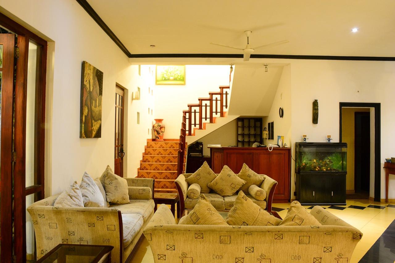 Ranmal Beach Hotel Hikkaduwa Extérieur photo