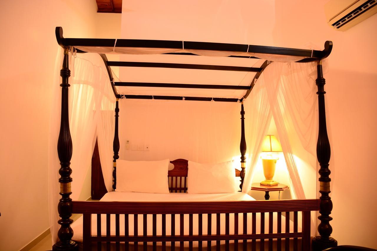 Ranmal Beach Hotel Hikkaduwa Extérieur photo